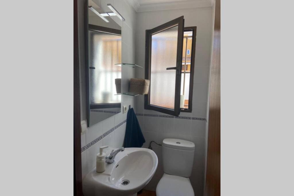 Vivienda Adosada A 150m De La Playa + Patio + Wifi * Tarifa