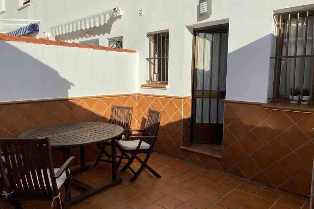 Vivienda Adosada A 150m De La Playa + Patio + Wifi * Tarifa